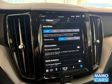 VOLVO XC60 T6 AWD Plus Dark Recharge ACC BLIS PANO HUD