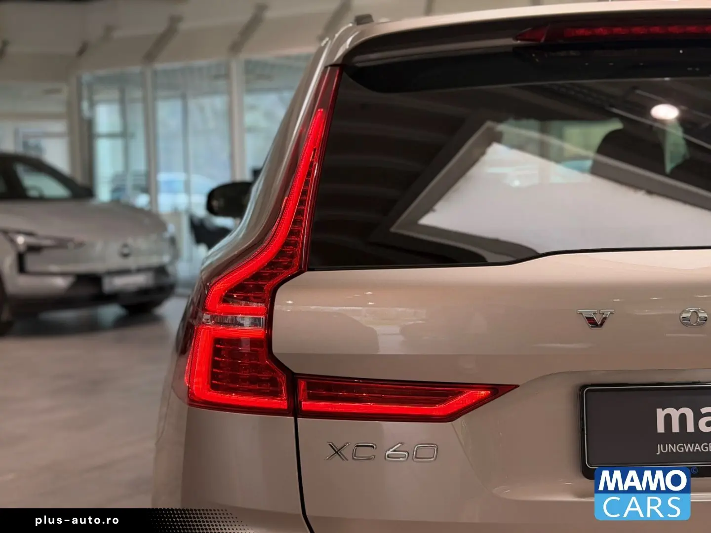VOLVO XC60 T6 AWD Plus Dark Recharge ACC BLIS PANO HUD