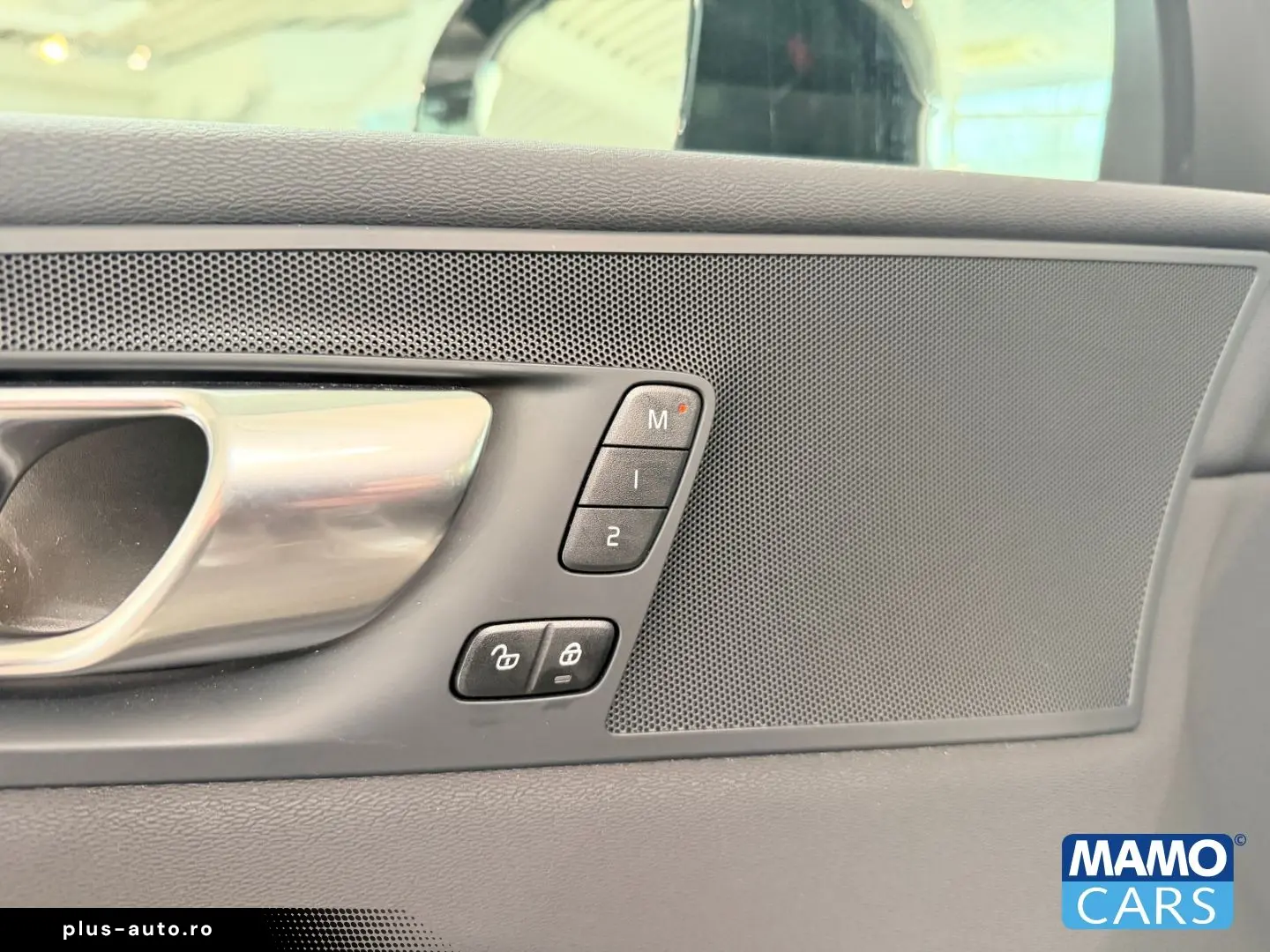 VOLVO XC60 T6 AWD Plus Dark Recharge ACC BLIS PANO HUD
