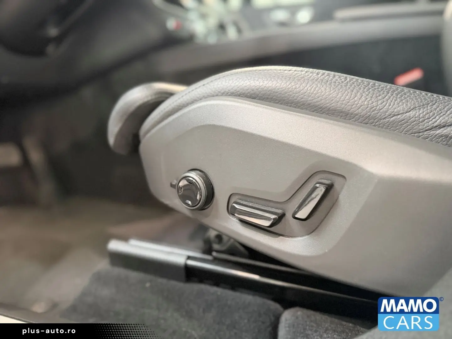 VOLVO XC60 T6 AWD Plus Dark Recharge ACC BLIS PANO HUD