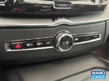 VOLVO XC60 T6 AWD Plus Dark Recharge ACC BLIS PANO HUD