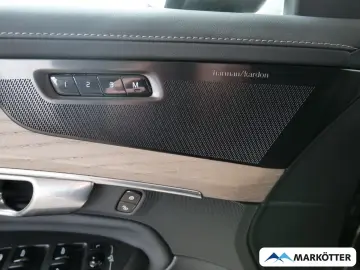 VOLVO XC90 T8 AWD Recharge Plus Bright 7-Sitzer PANO