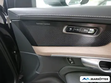 VOLVO XC90 T8 AWD Recharge Plus Bright 7-Sitzer PANO