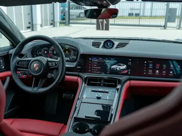 Porsche Panamera GTS   PD26   TV   18-Way