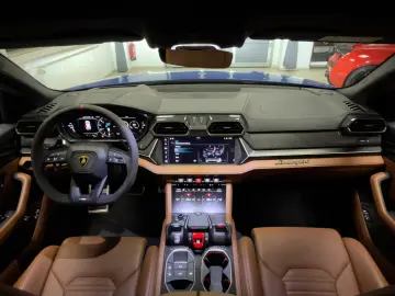 Lamborghini URUS SE CARBON B&O MASSAGE PANO HEADUP FULLOPT!!