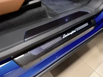 Lamborghini URUS SE CARBON B&O MASSAGE PANO HEADUP FULLOPT!!