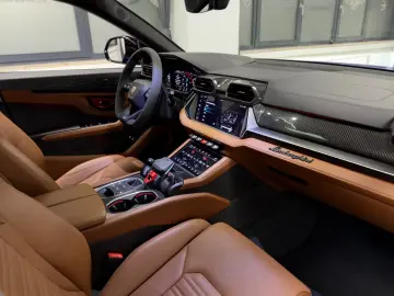 Lamborghini URUS SE CARBON B&O MASSAGE PANO HEADUP FULLOPT!!