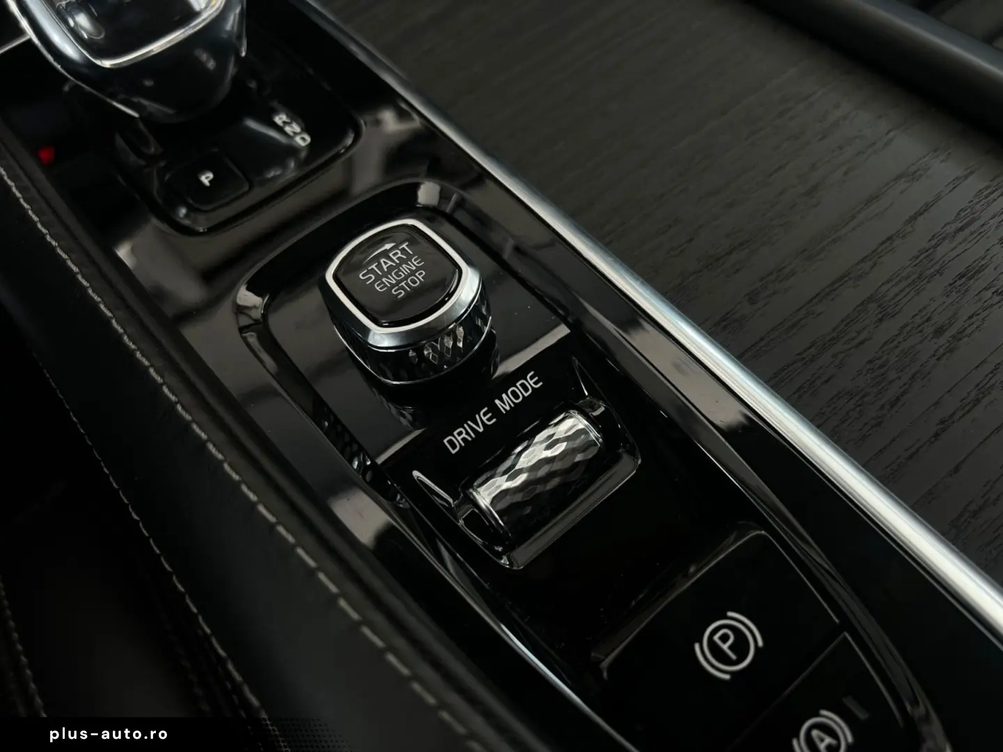 VOLVO XC90 2020 — imagine 21