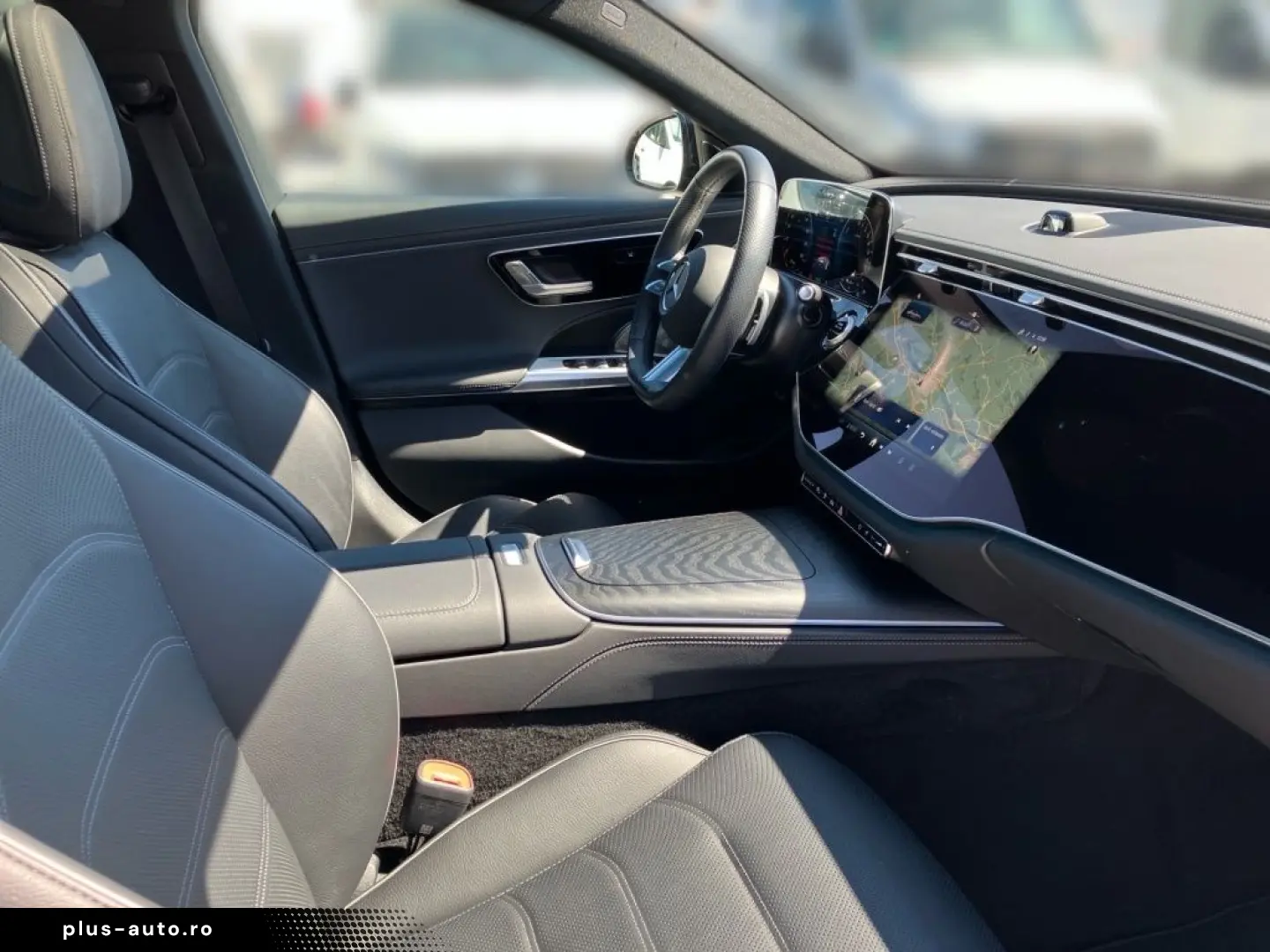 MERCEDES-BENZ E 300 e 4M AMG Night SUPERSCREEN Pano