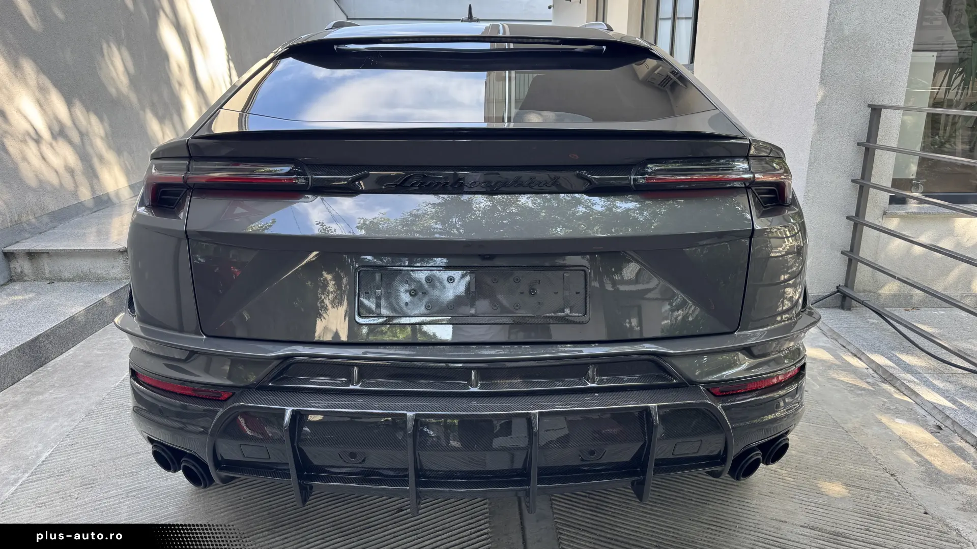 URUS S Carbon