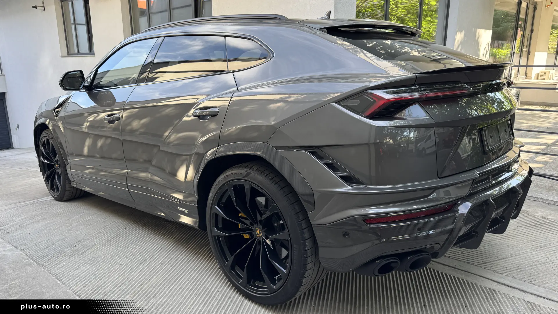 URUS S Carbon