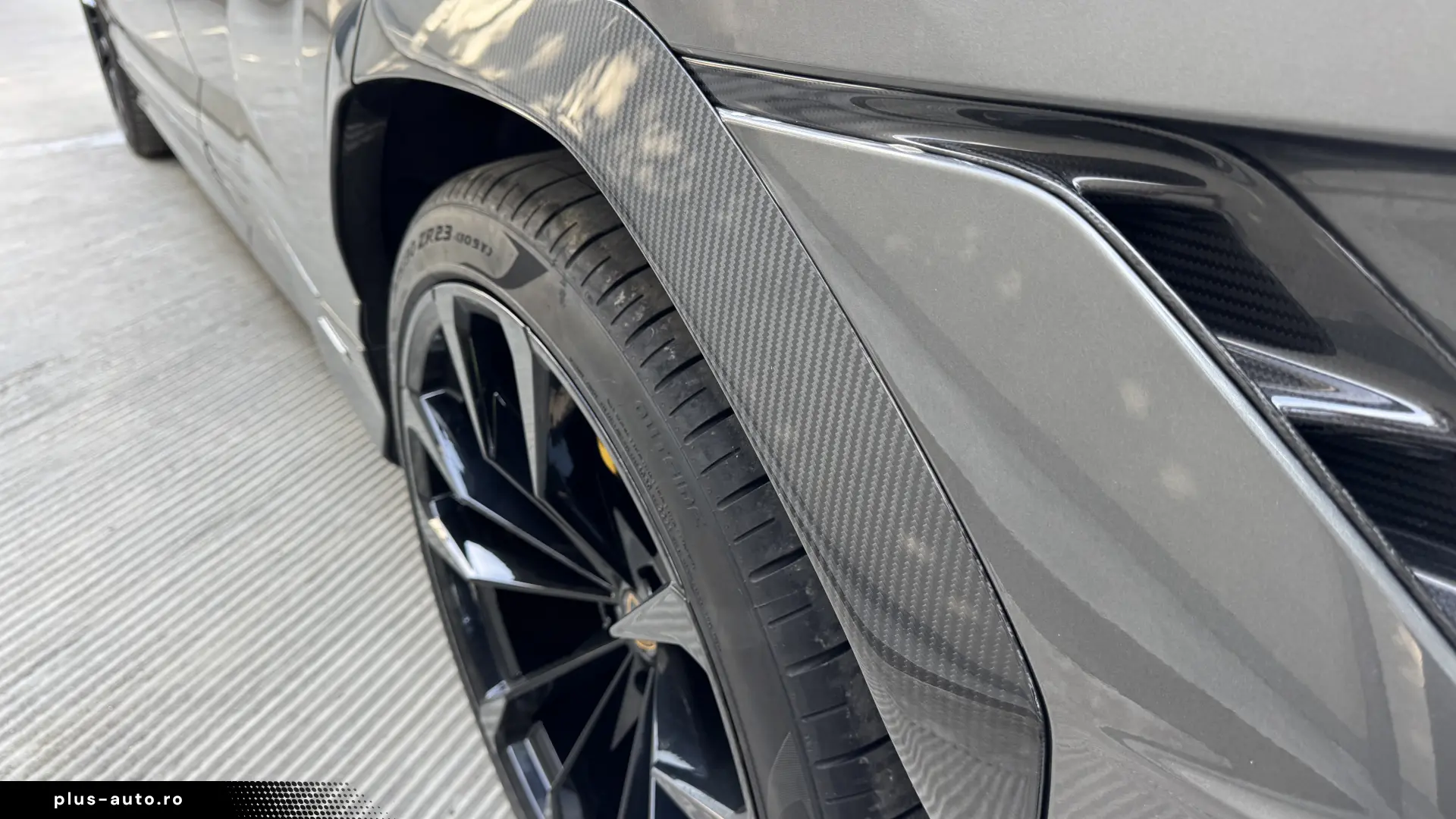 URUS S Carbon