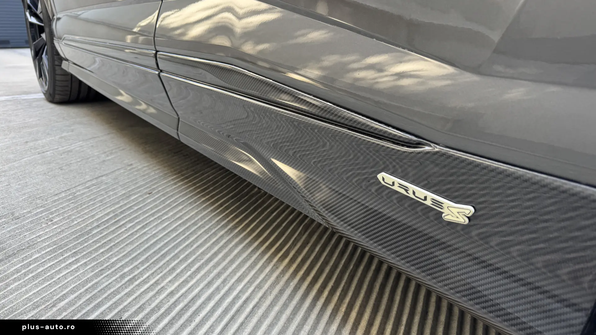 URUS S Carbon