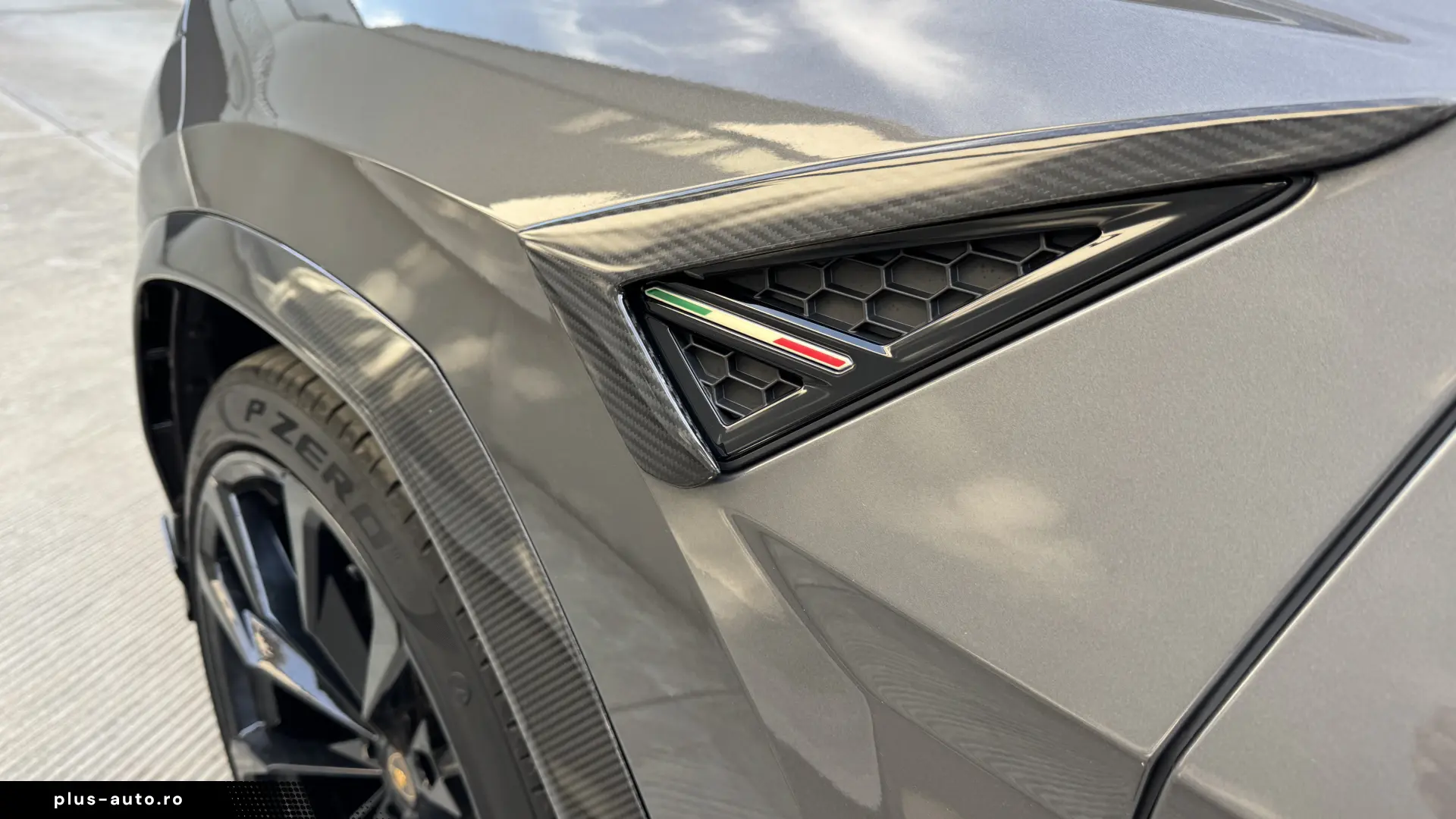 URUS S Carbon