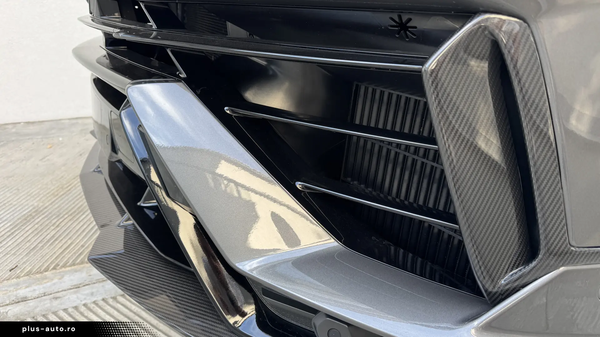 URUS S Carbon