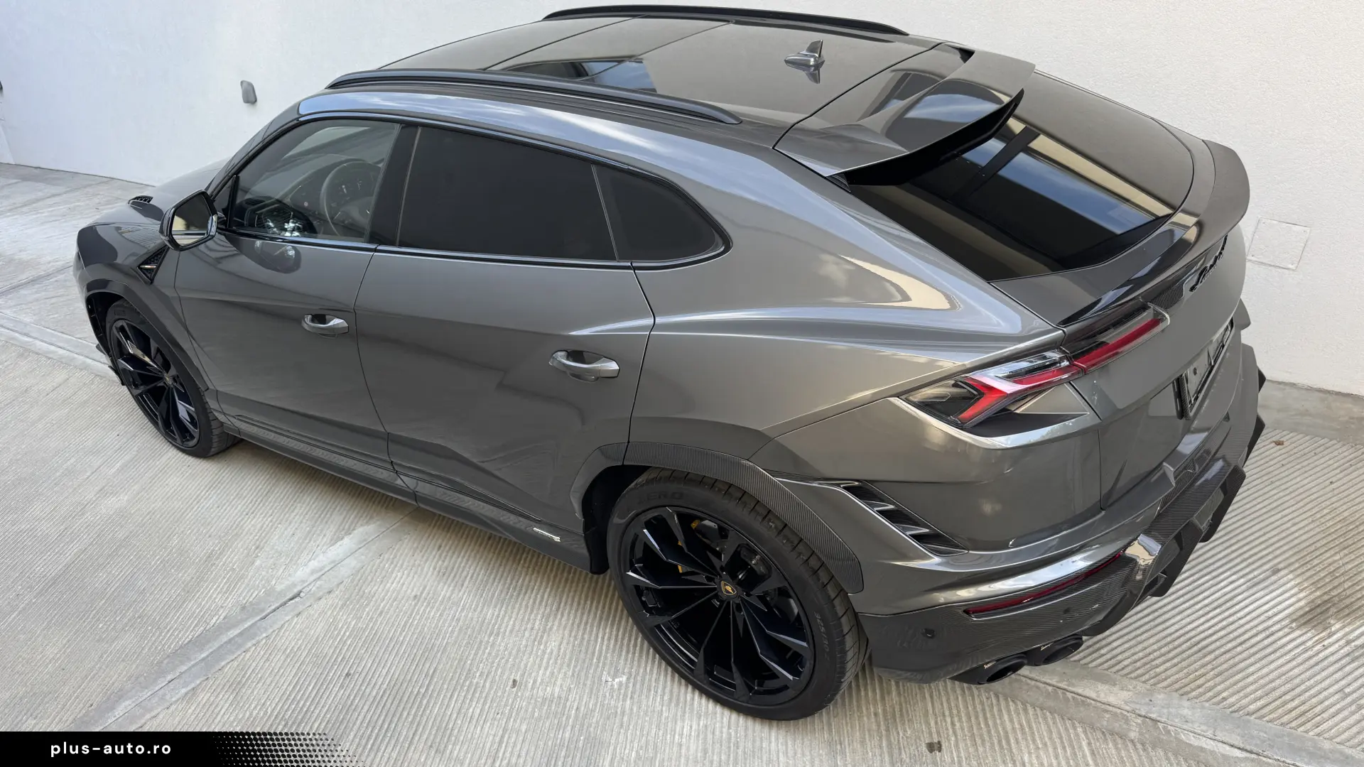 URUS S Carbon