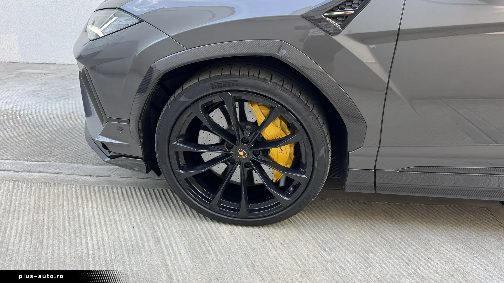 URUS S Carbon