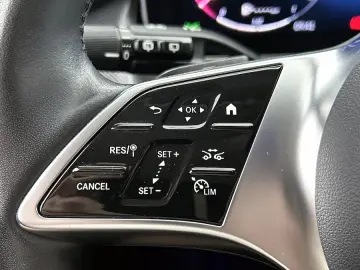 Mercedes-Benz GLC 300e 4MATIC Luxury Line