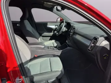 VOLVO XC40 Core 2WD Apple CarPlay El. Heckklappe Klima