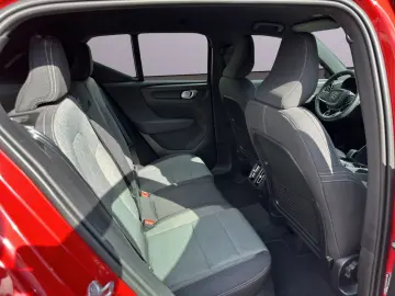 VOLVO XC40 Core 2WD Apple CarPlay El. Heckklappe Klima