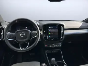 VOLVO XC40 Core 2WD Apple CarPlay El. Heckklappe Klima