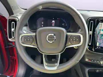VOLVO XC40 Core 2WD Apple CarPlay El. Heckklappe Klima