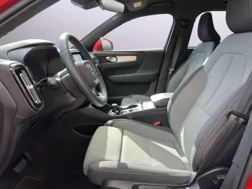 VOLVO XC40 Core 2WD Apple CarPlay El. Heckklappe Klima
