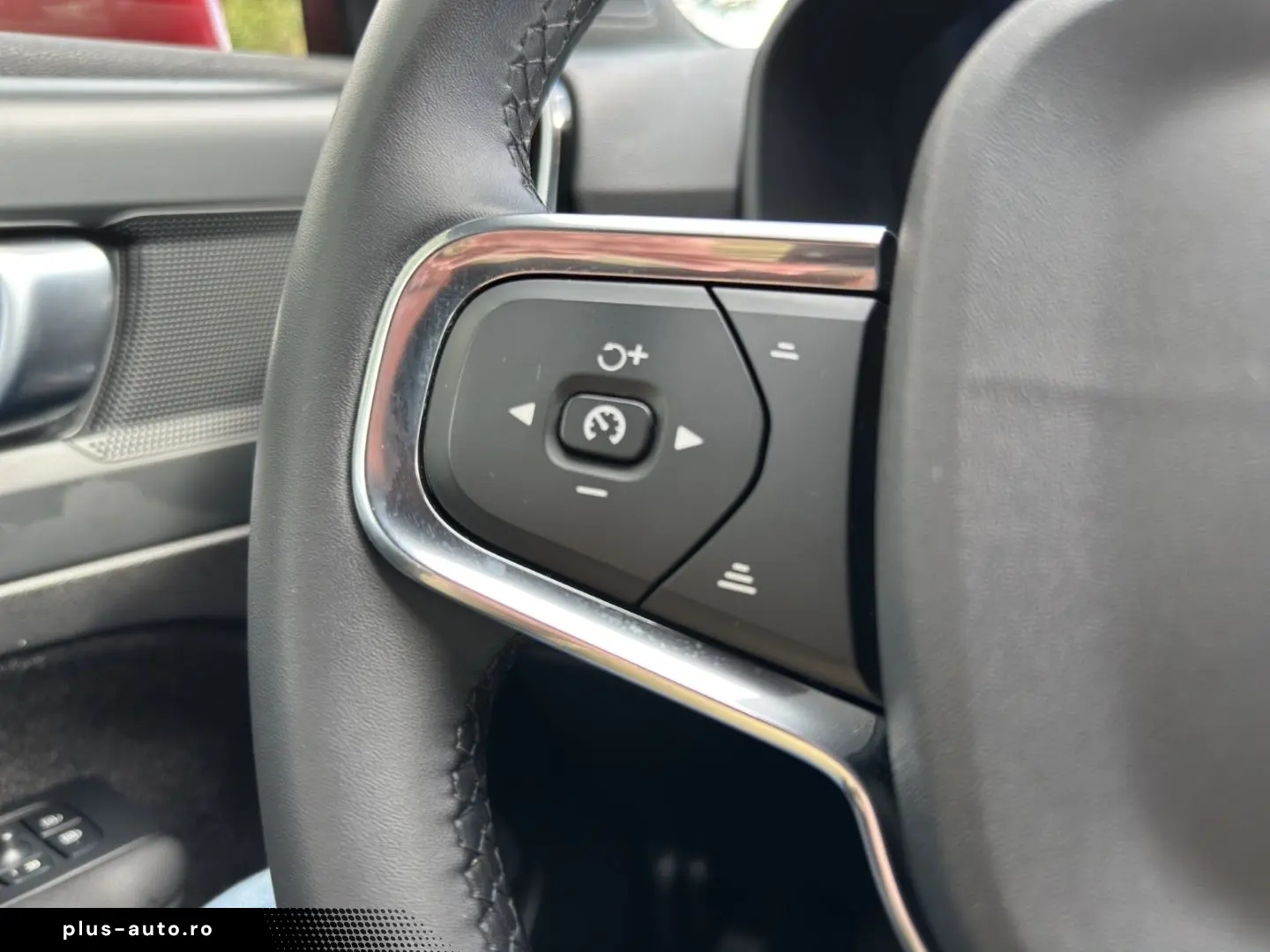 VOLVO XC40 Core 2WD Apple CarPlay El. Heckklappe Klima