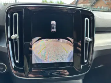 VOLVO XC40 Core 2WD Apple CarPlay El. Heckklappe Klima