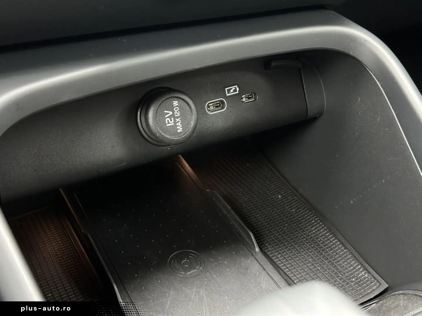 VOLVO XC40 B3 (B) Core KAMERA NAVI W-LAN FACEL. LED