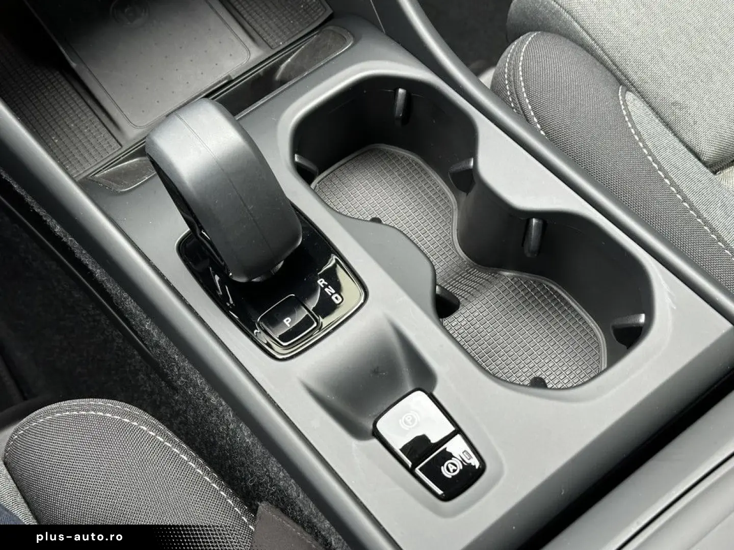 VOLVO XC40 B3 (B) Core KAMERA NAVI W-LAN FACEL. LED