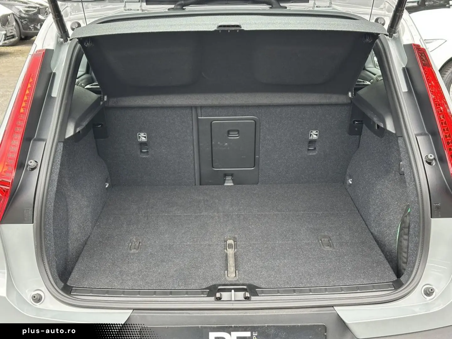 VOLVO XC40 B3 (B) Core KAMERA NAVI W-LAN FACEL. LED