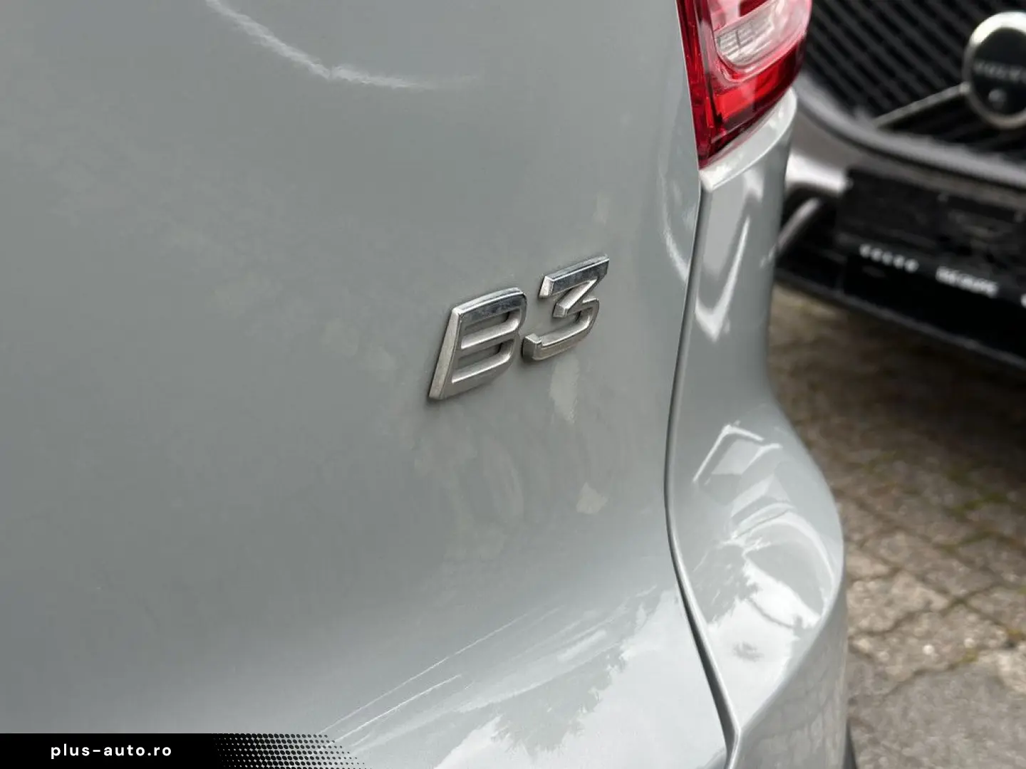 VOLVO XC40 B3 (B) Core KAMERA NAVI W-LAN FACEL. LED