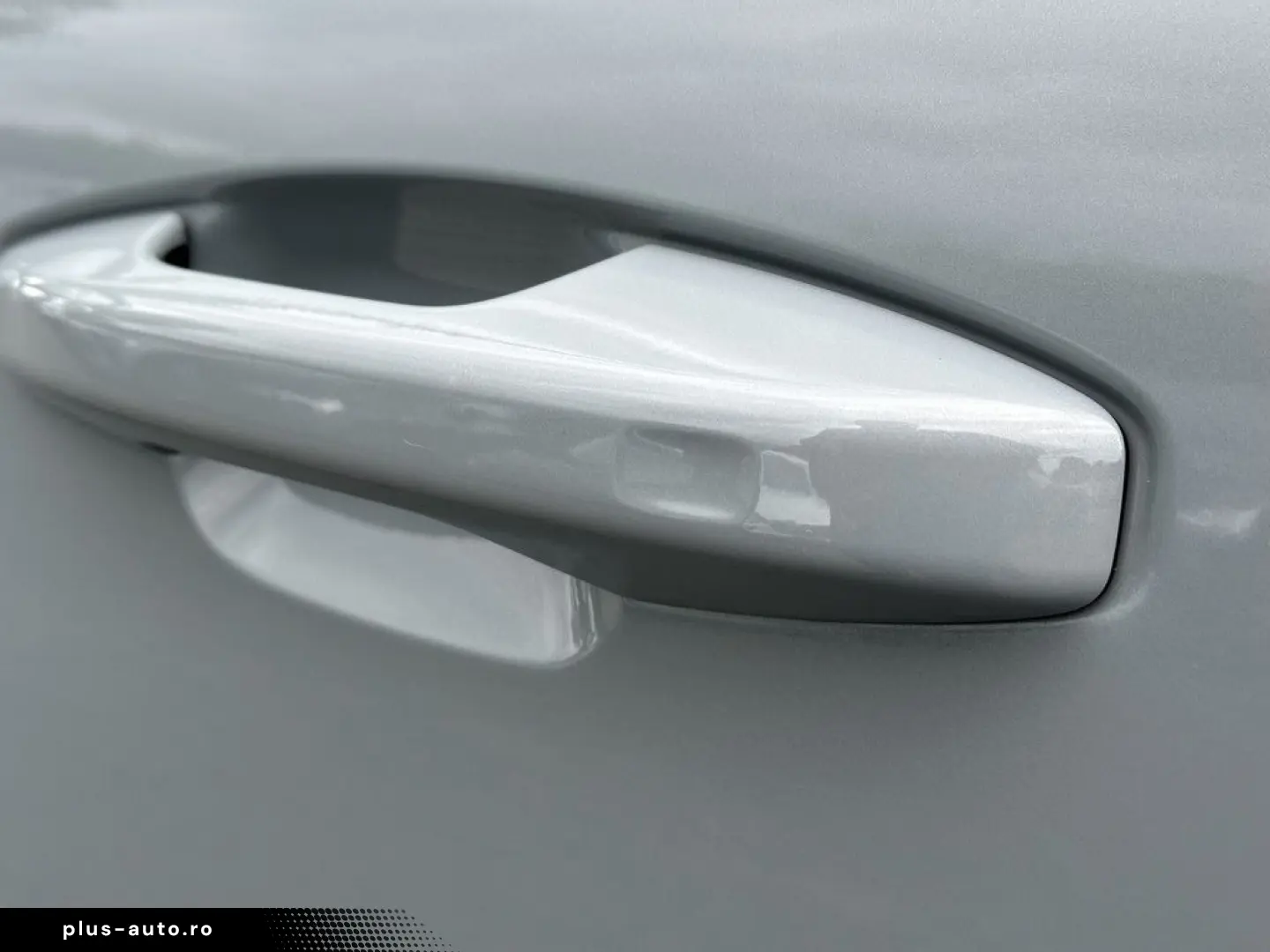VOLVO XC40 B3 (B) Core KAMERA NAVI W-LAN FACEL. LED