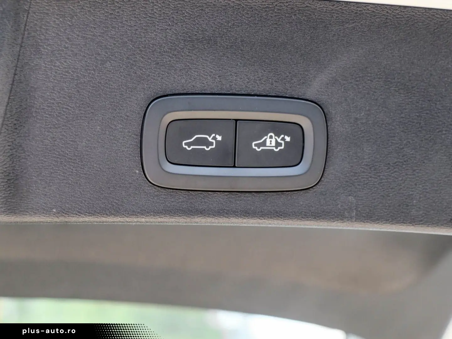 VOLVO XC40 B3 (B) Core #LED PDC Google RFK Allwetter