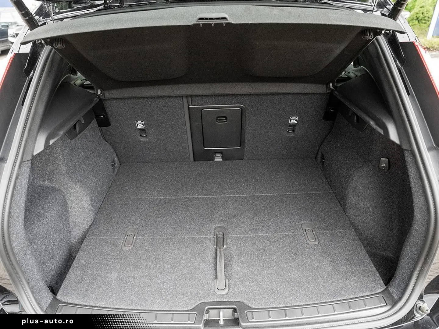 VOLVO XC40 B3 Core 360-GRAD-KAMERA LED ACC AHK