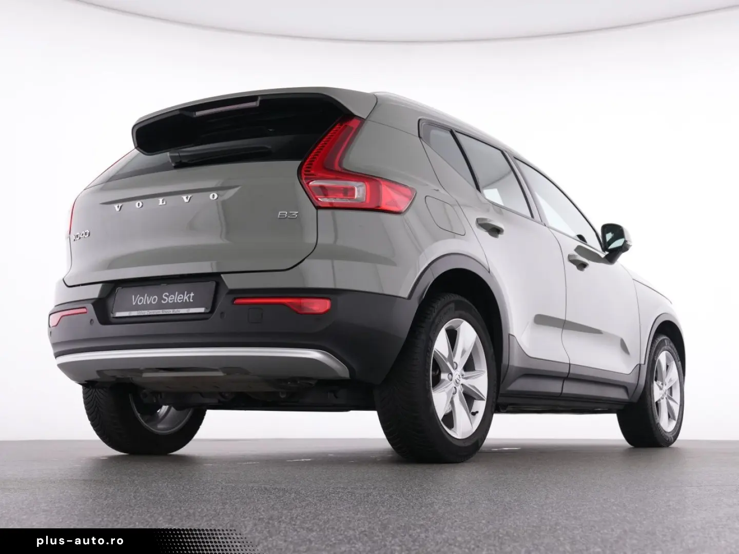 VOLVO XC40 B3 CORE MET WINTERPAK KAMERA NAVI LED DAB