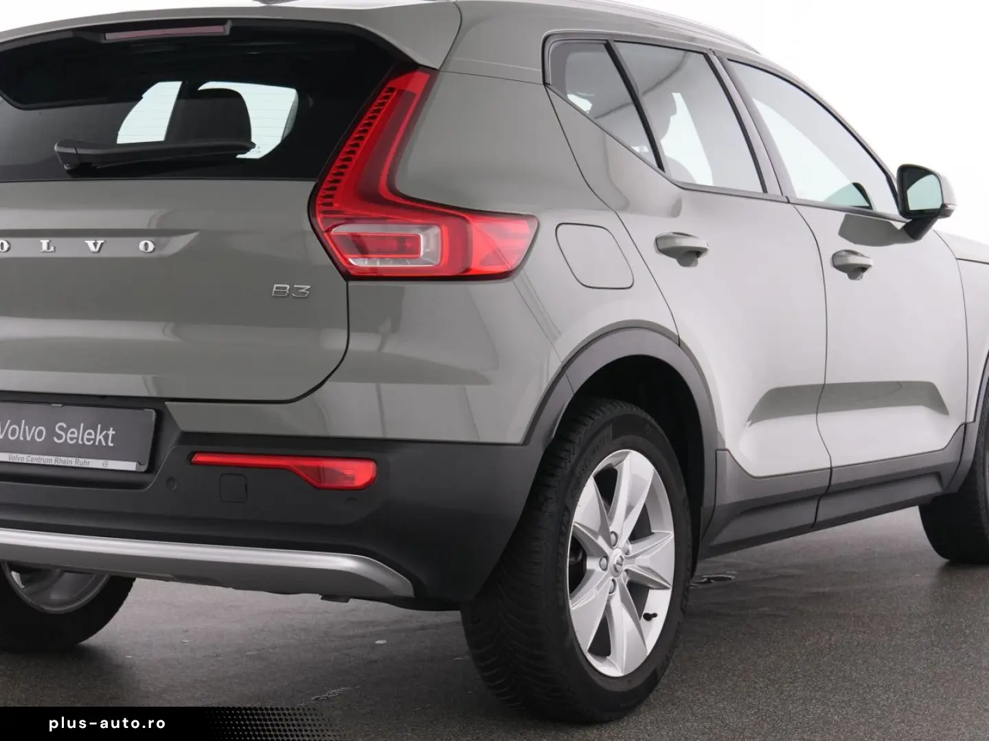 VOLVO XC40 B3 CORE MET WINTERPAK KAMERA NAVI LED DAB