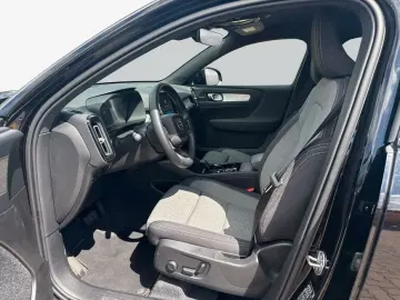 VOLVO XC40 B3 B DKG Plus Black Edition
