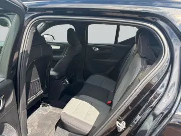 VOLVO XC40 B3 B DKG Plus Black Edition