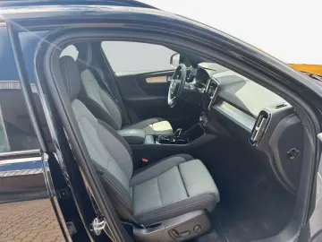 VOLVO XC40 B3 B DKG Plus Black Edition