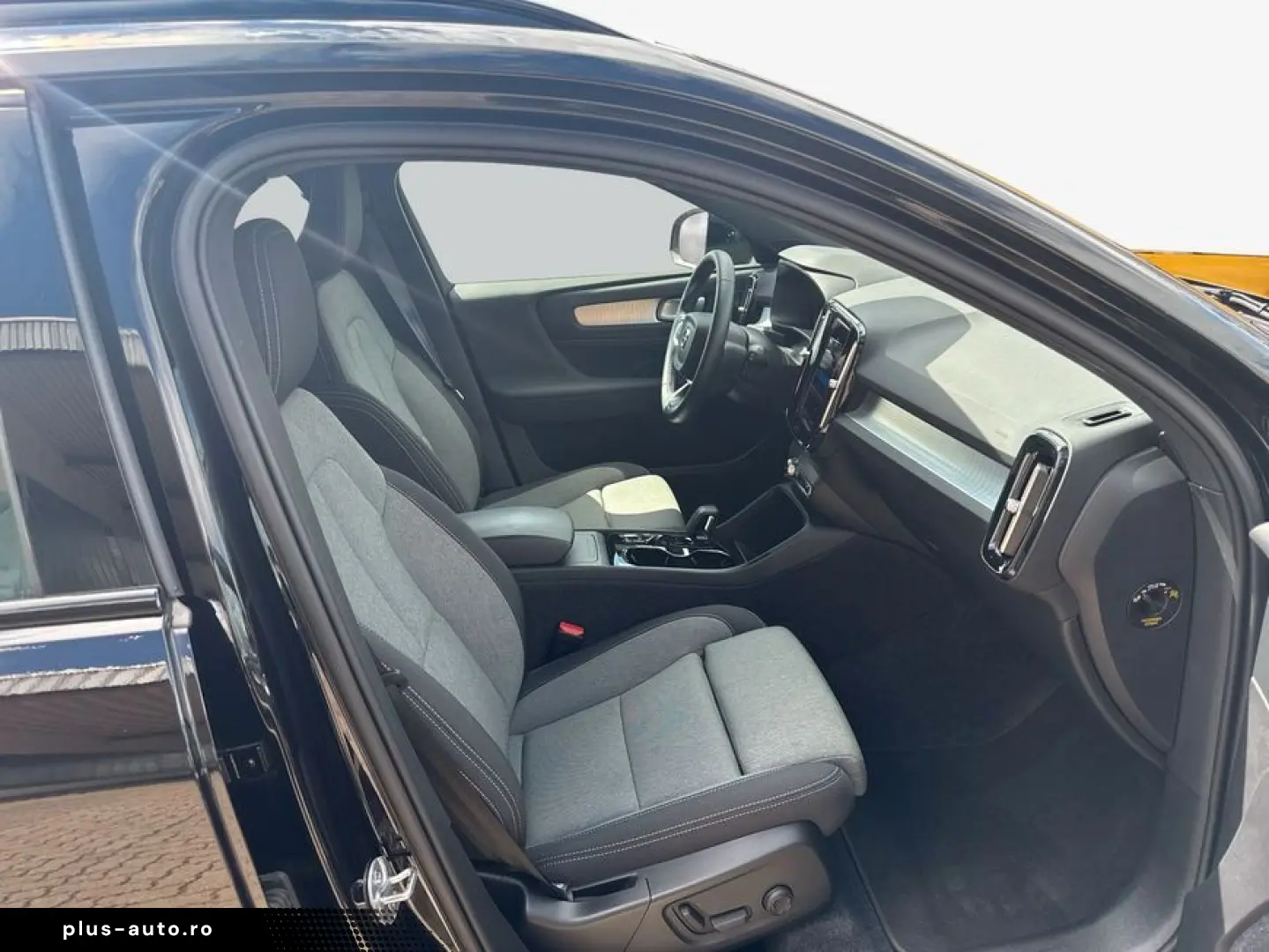 VOLVO XC40 B3 B DKG Plus Black Edition