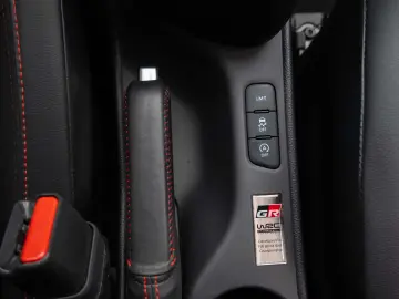 TOYOTA YARIS GR 1.6 (261 CP) GR-FOUR