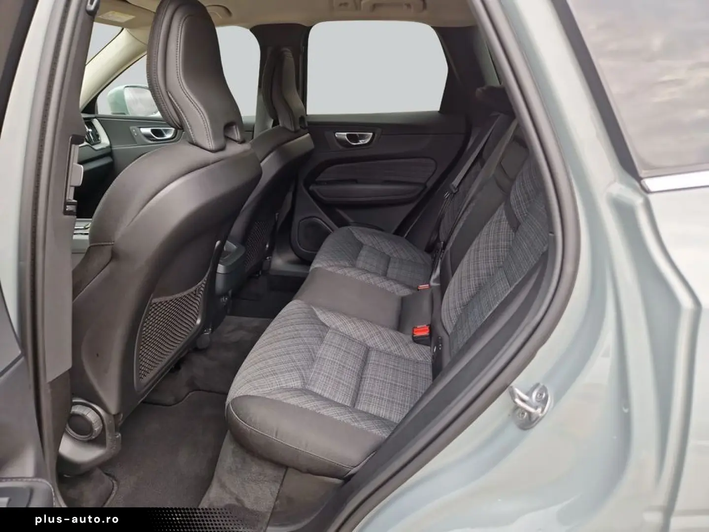 VOLVO XC60 B4 D Core LM 19'' Privacy