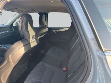 VOLVO XC60 B5 B AWD Core SiH GJR Win