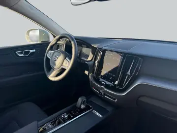 VOLVO XC60 B5 B AWD Core SiH GJR Win