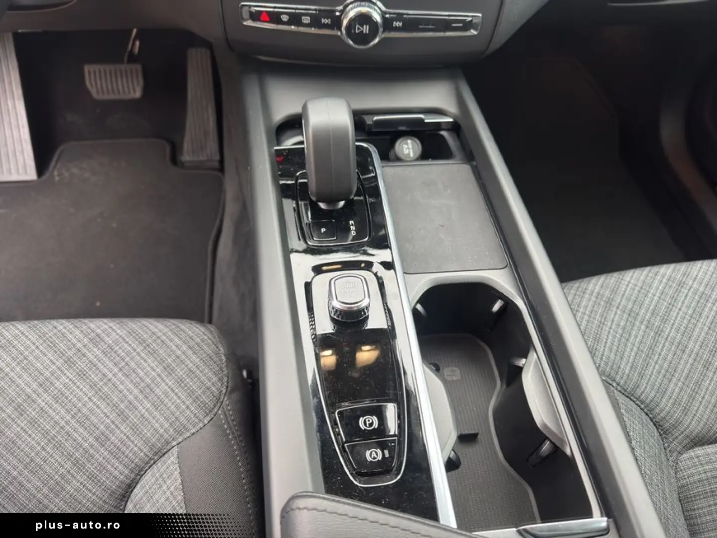 VOLVO XC60 B5 AWD Aut PilotAssist BLIS Google-Maps LED