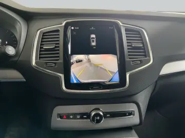 VOLVO XC90 B5 Core 7Sitzer Aut Leder Maps LED 19&apo…