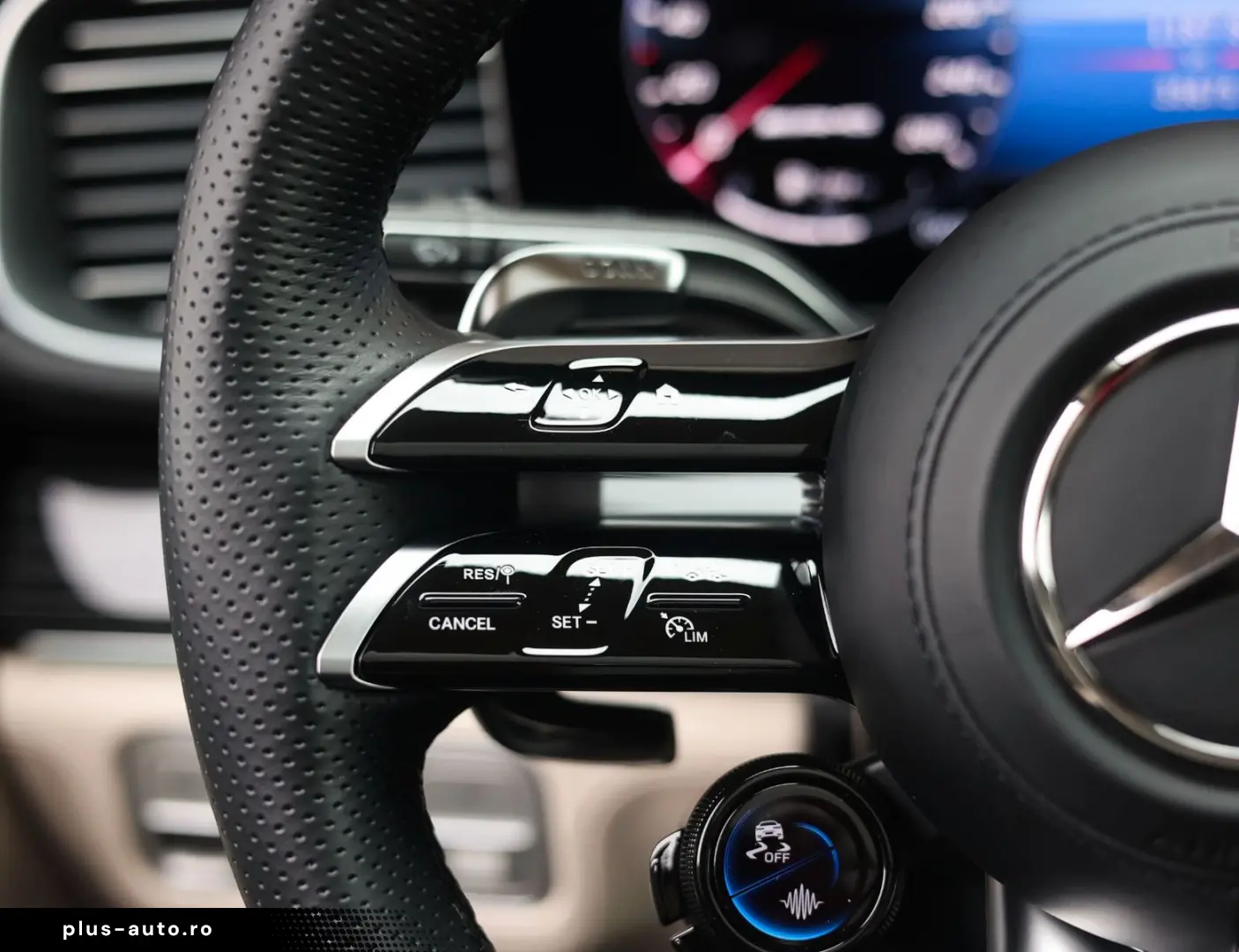 MERCEDES-BENZ GLE 53 AMG Hybrid   Pano - AHK - HUD