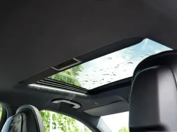 MERCEDES-BENZ C 400 e 4M   AMG BURM AHK DISTR KAM